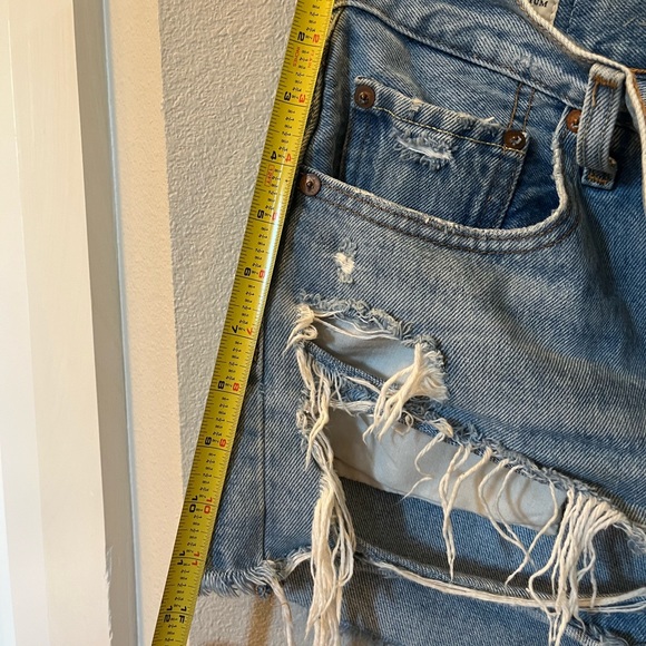 Levi's (men's) jeans repurposed to women's cutoff shorts. Perfect for festivals! - Picture 6 of 8